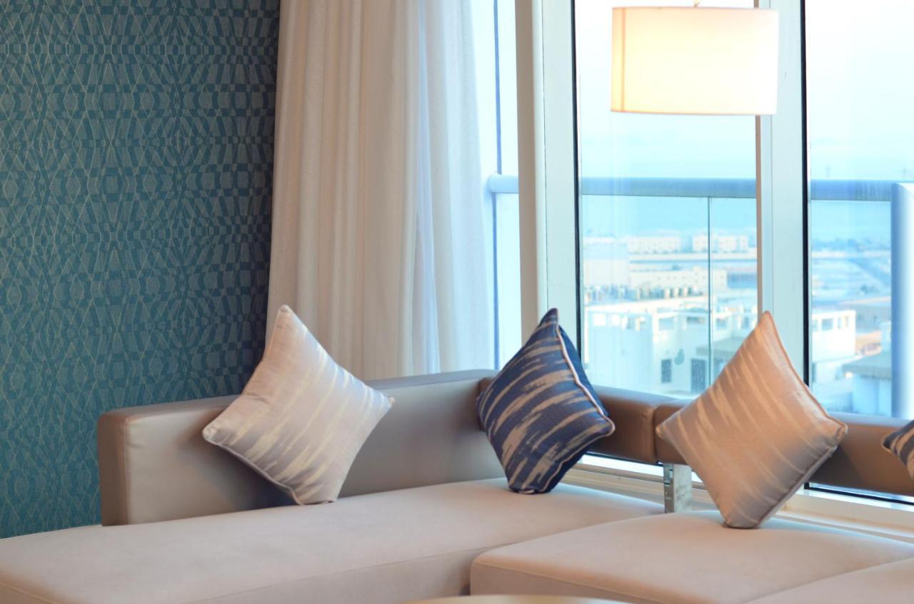 The Lodge Suites Manama Exteriör bild