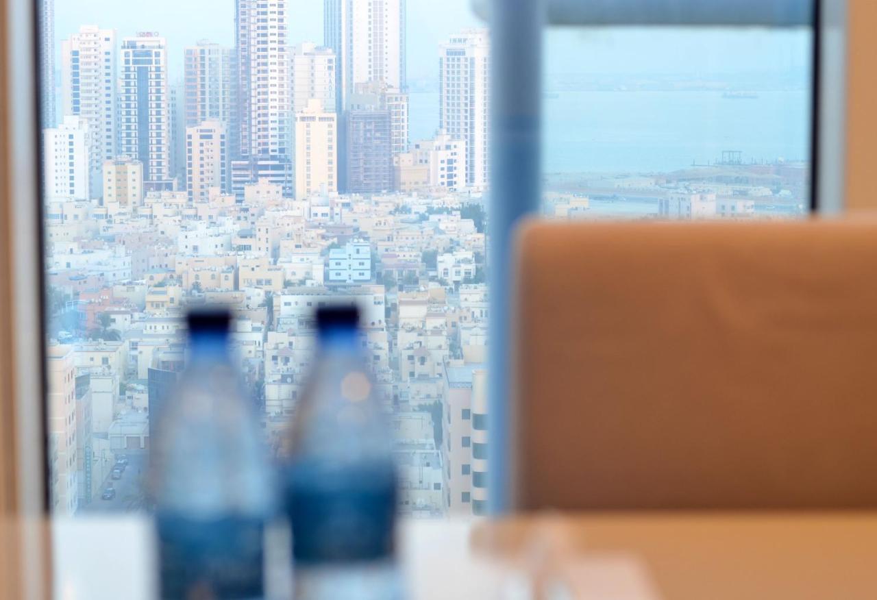 The Lodge Suites Manama Exteriör bild