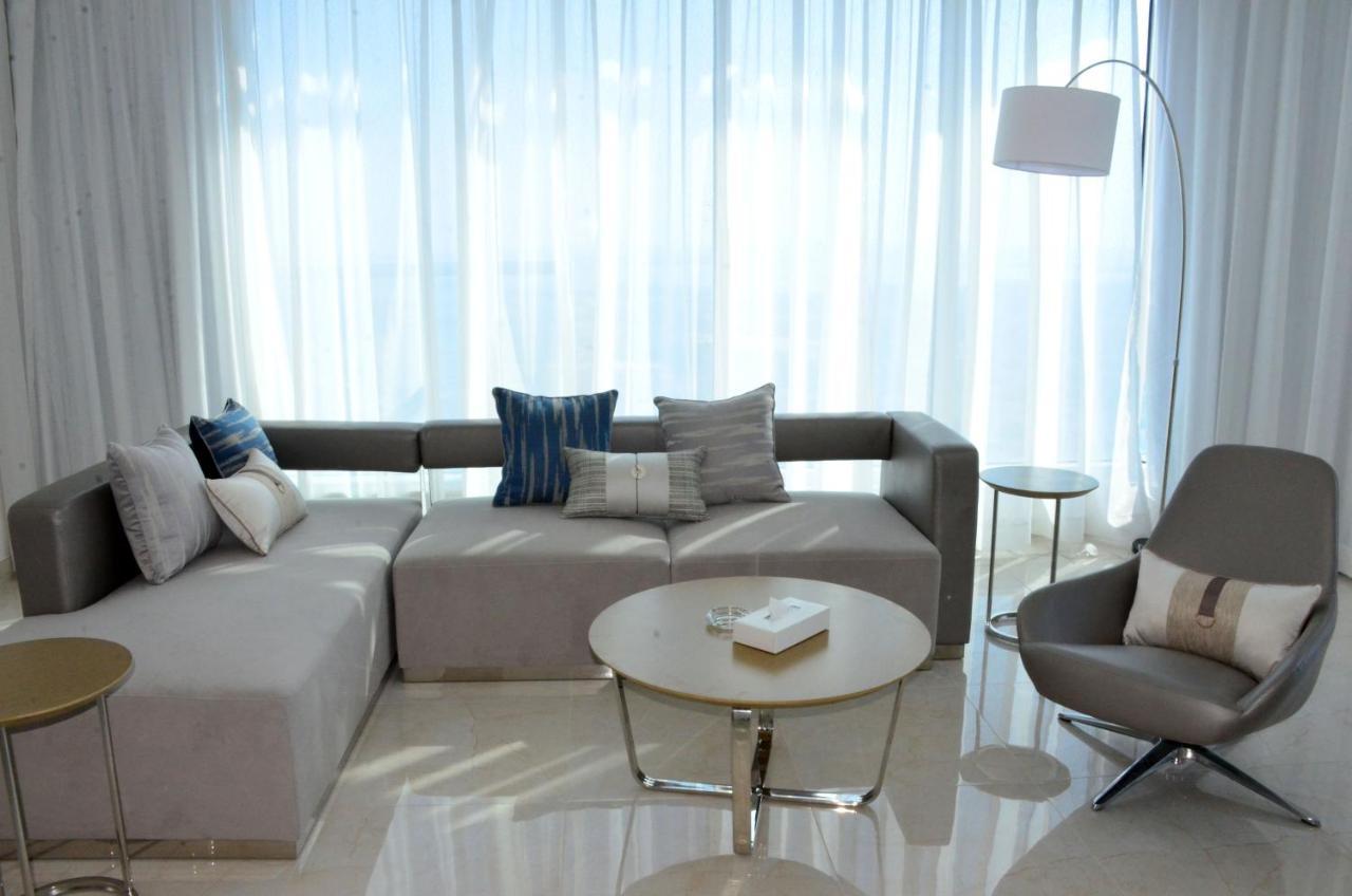 The Lodge Suites Manama Exteriör bild