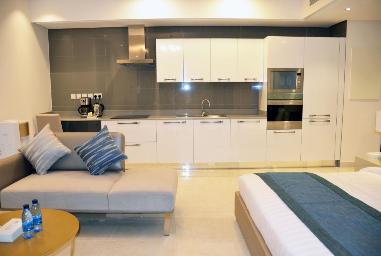 The Lodge Suites Manama Exteriör bild