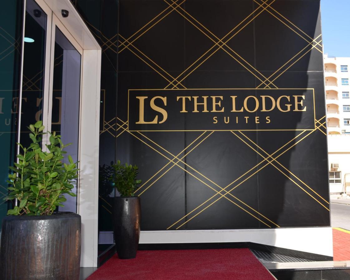 The Lodge Suites Manama Exteriör bild