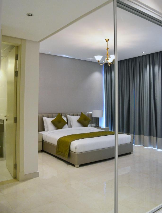 The Lodge Suites Manama Exteriör bild