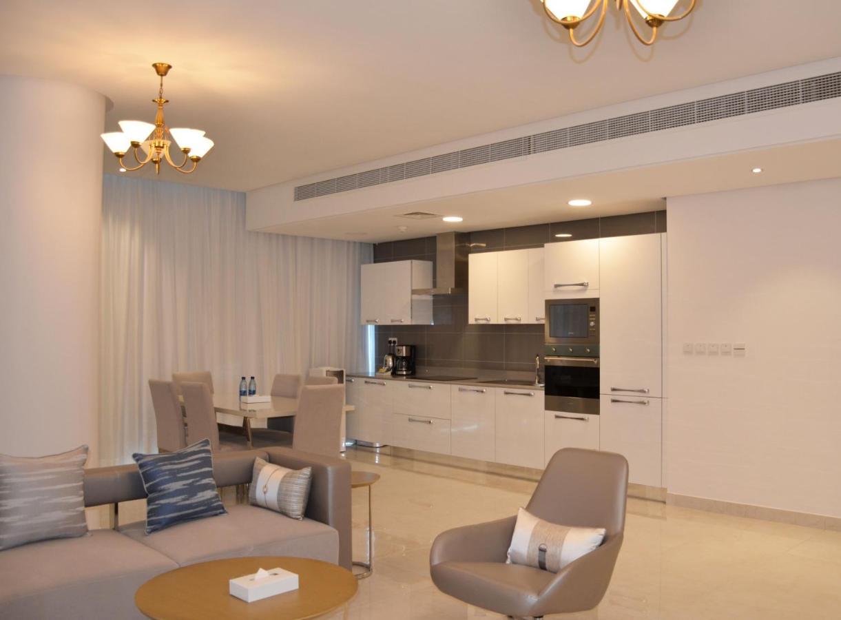 The Lodge Suites Manama Exteriör bild